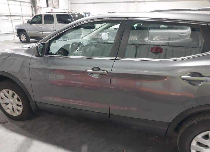 Photo 14 of 2018 Nissan Rogue SPORT S (VIN JN1BJ1CP9JW107540)