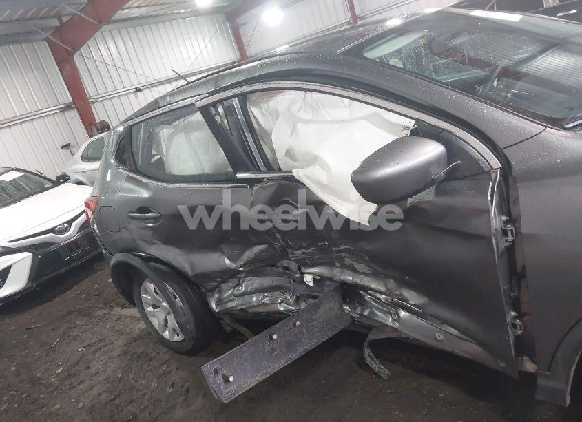 Photo 13 of 2018 Nissan Rogue SPORT S (VIN JN1BJ1CP9JW150890)