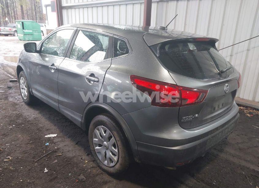 Photo 3 of 2018 Nissan Rogue SPORT S (VIN JN1BJ1CP9JW150890)