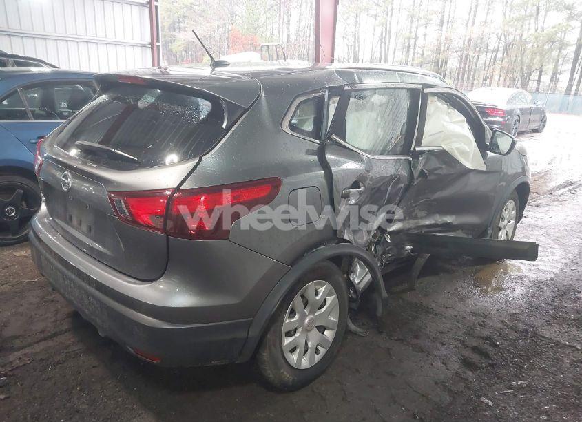 Photo 4 of 2018 Nissan Rogue SPORT S (VIN JN1BJ1CP9JW150890)