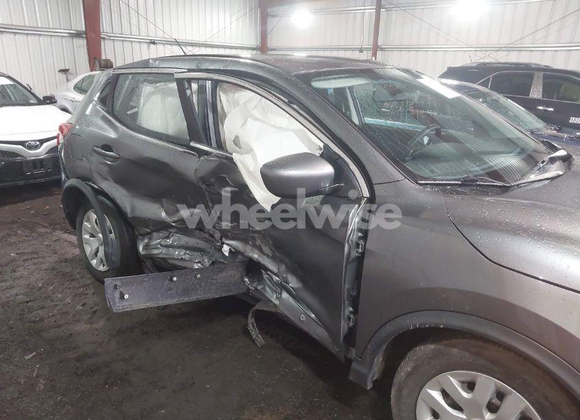 Photo 6 of 2018 Nissan Rogue SPORT S (VIN JN1BJ1CP9JW150890)