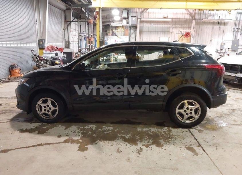 Photo 14 of 2018 Nissan Rogue SPORT S (VIN JN1BJ1CP9JW159783)