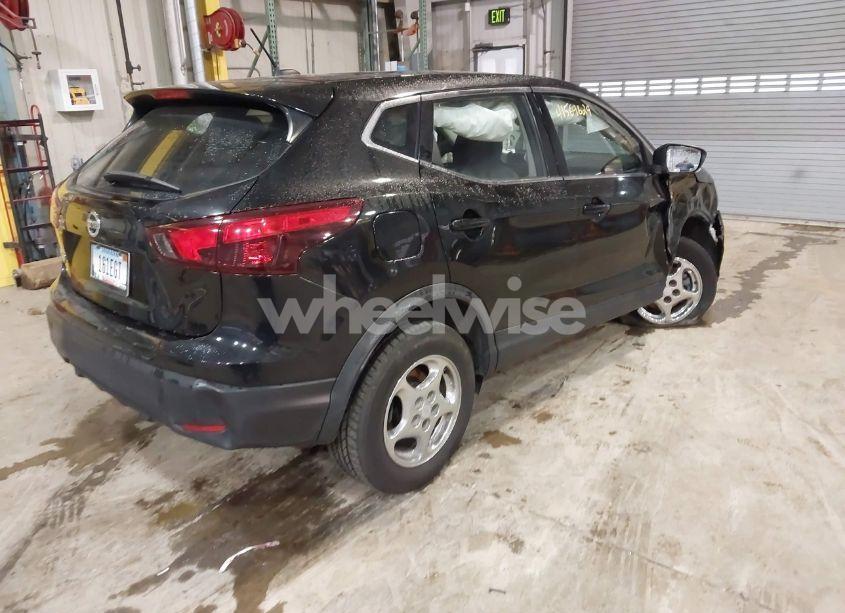 Photo 4 of 2018 Nissan Rogue SPORT S (VIN JN1BJ1CP9JW159783)