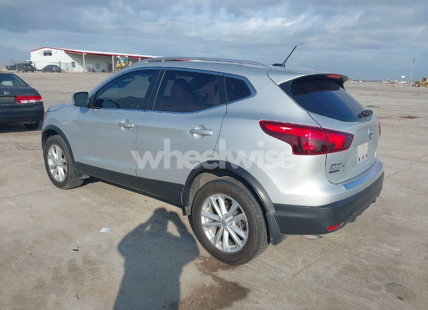 Photo 3 of 2018 Nissan Rogue SPORT SV (VIN JN1BJ1CP9JW164398)