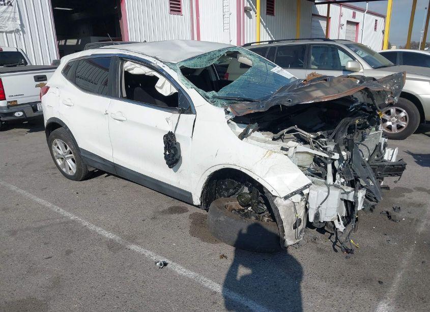 2018 Nissan Rogue SPORT S (VIN JN1BJ1CP9JW195098) main photo