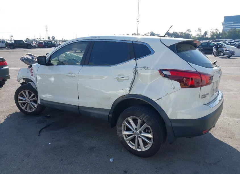 Photo 15 of 2018 Nissan Rogue SPORT S (VIN JN1BJ1CP9JW195098)