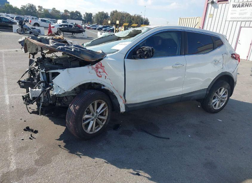 Photo 2 of 2018 Nissan Rogue SPORT S (VIN JN1BJ1CP9JW195098)