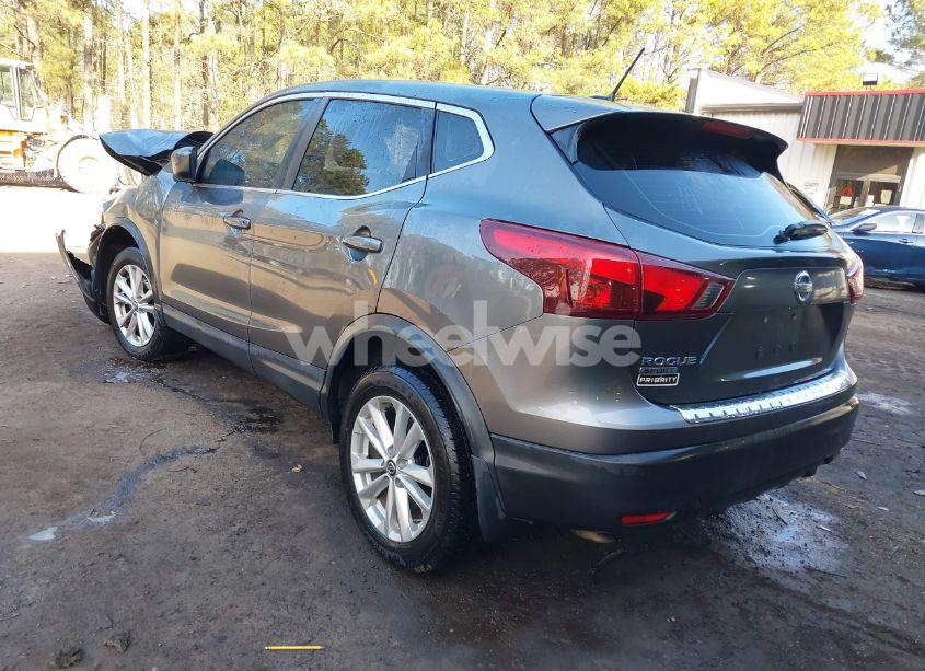 Photo 3 of 2019 Nissan Rogue SPORT S (VIN JN1BJ1CP9KW229154)