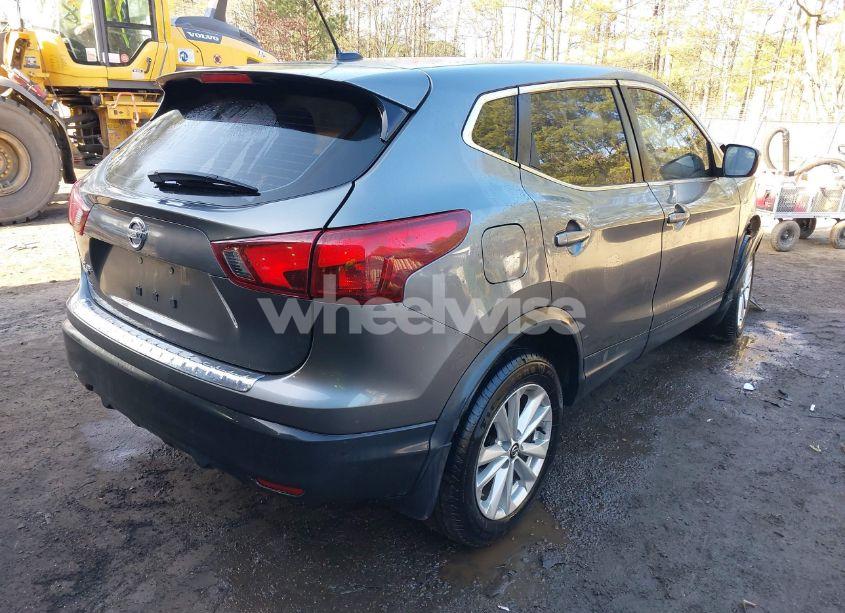 Photo 4 of 2019 Nissan Rogue SPORT S (VIN JN1BJ1CP9KW229154)