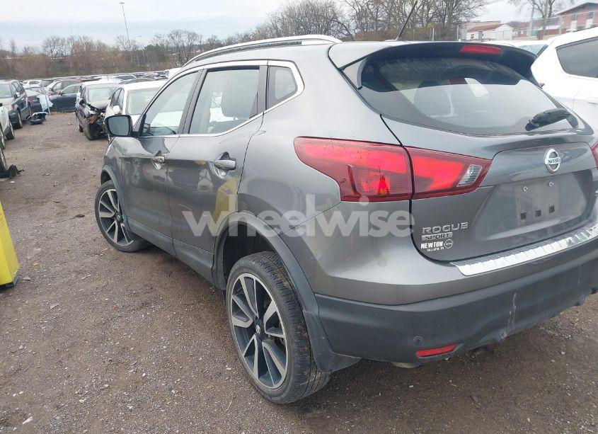 Photo 3 of 2019 Nissan Rogue SPORT SL (VIN JN1BJ1CP9KW236931)