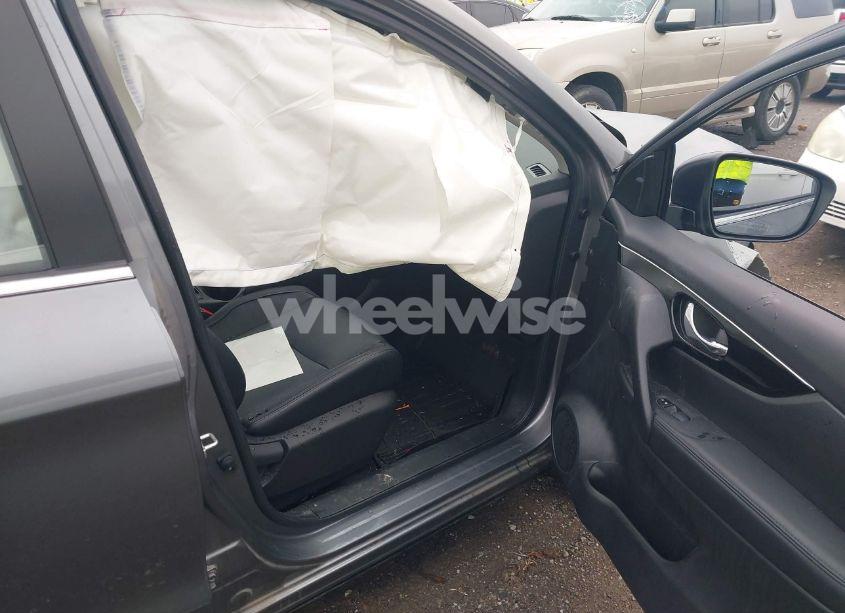 Photo 5 of 2019 Nissan Rogue SPORT SL (VIN JN1BJ1CP9KW236931)