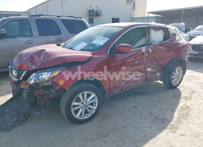 Photo 2 of 2019 Nissan Rogue SPORT S (VIN JN1BJ1CP9KW242860)