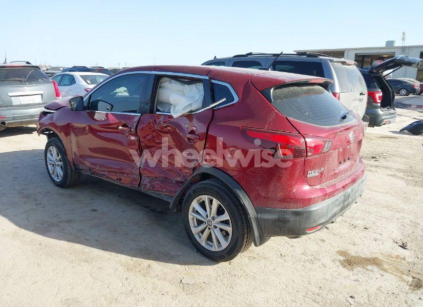 Photo 3 of 2019 Nissan Rogue SPORT S (VIN JN1BJ1CP9KW242860)