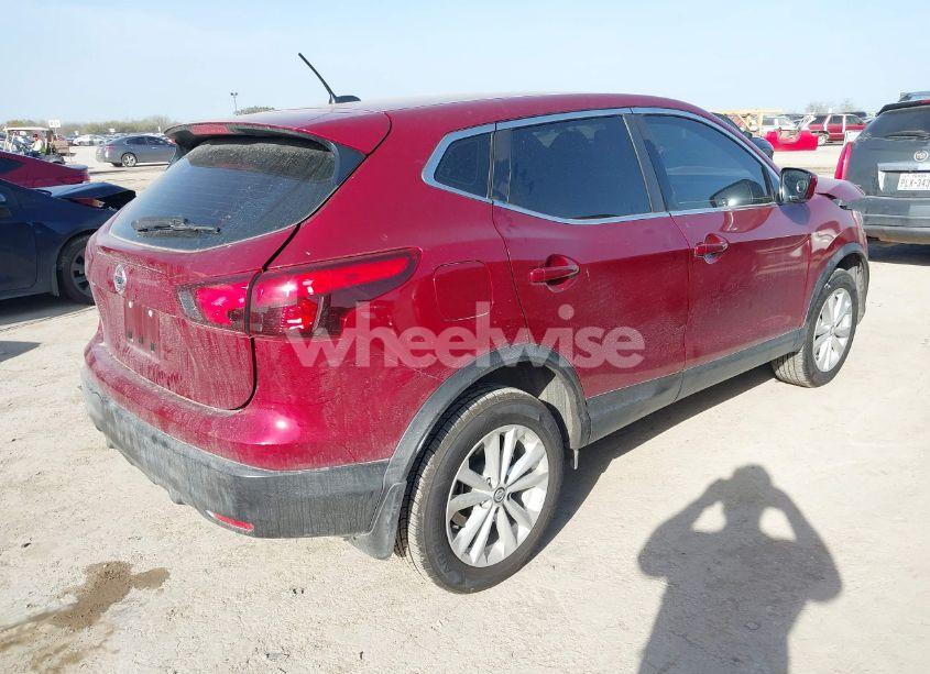 Photo 4 of 2019 Nissan Rogue SPORT S (VIN JN1BJ1CP9KW242860)