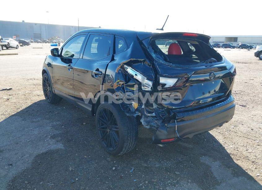 Photo 3 of 2019 Nissan Rogue SPORT S (VIN JN1BJ1CP9KW524920)