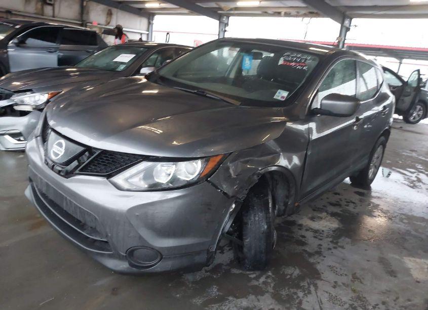 Photo 2 of 2019 Nissan Rogue SPORT S (VIN JN1BJ1CP9KW529437)