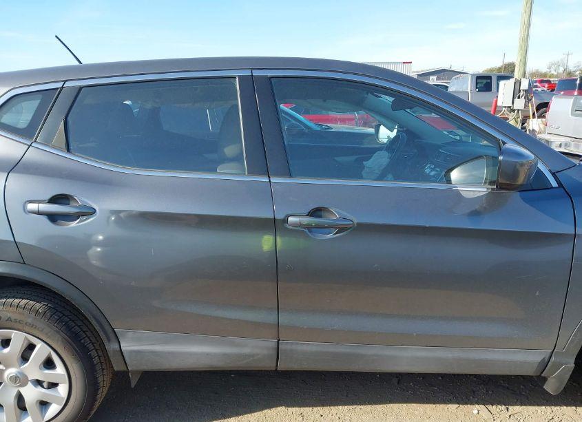 Photo 14 of 2017 Nissan Rogue SPORT S (VIN JN1BJ1CPXHW000846)