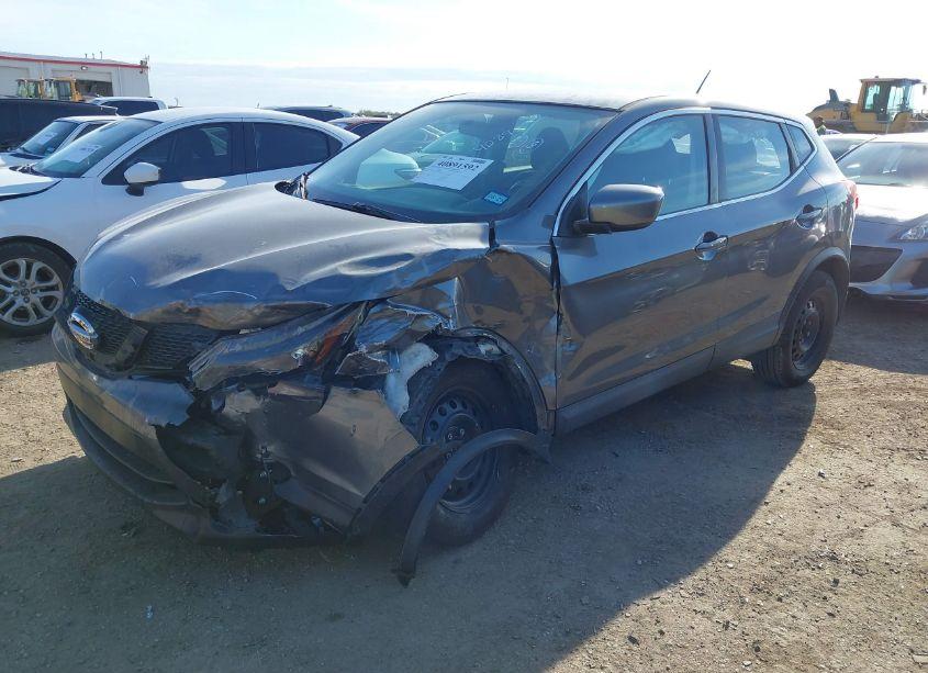 Photo 2 of 2017 Nissan Rogue SPORT S (VIN JN1BJ1CPXHW000846)