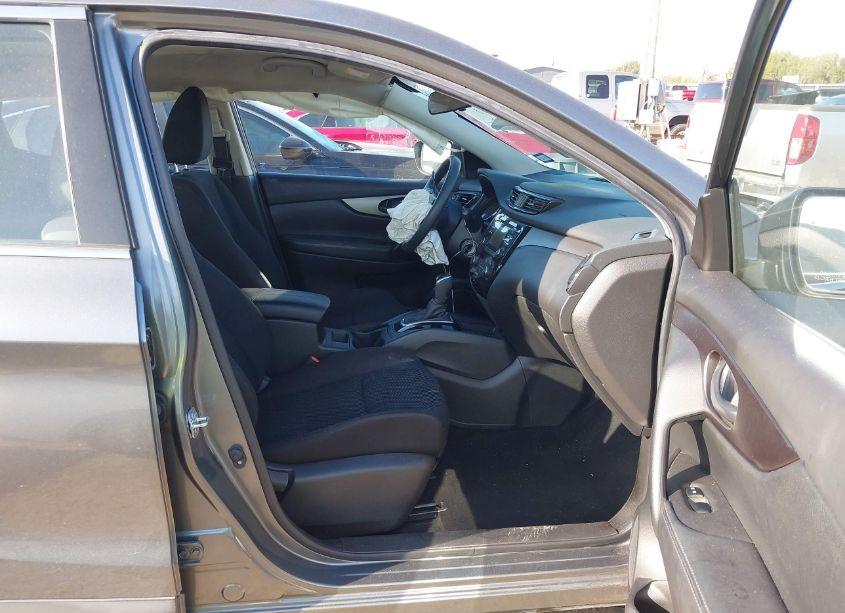 Photo 5 of 2017 Nissan Rogue SPORT S (VIN JN1BJ1CPXHW000846)