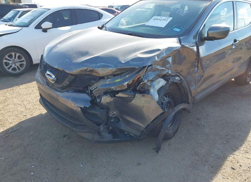 Photo 6 of 2017 Nissan Rogue SPORT S (VIN JN1BJ1CPXHW000846)