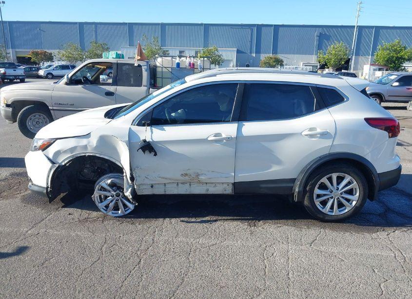 Photo 14 of 2017 Nissan Rogue SPORT SV (VIN JN1BJ1CPXHW024192)