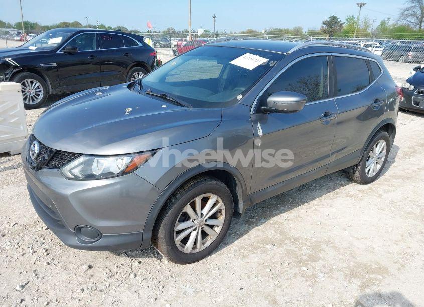 Photo 2 of 2017 Nissan Rogue SPORT SV (VIN JN1BJ1CPXHW031997)