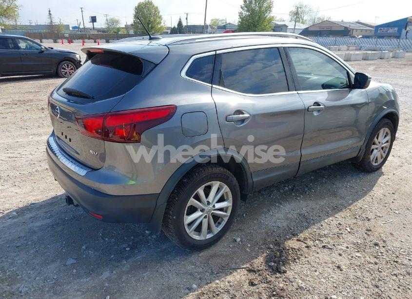 Photo 4 of 2017 Nissan Rogue SPORT SV (VIN JN1BJ1CPXHW031997)