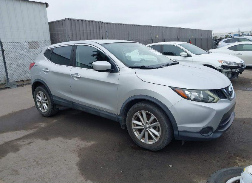 2017 Nissan Rogue SPORT S (VIN JN1BJ1CPXHW034625) main photo