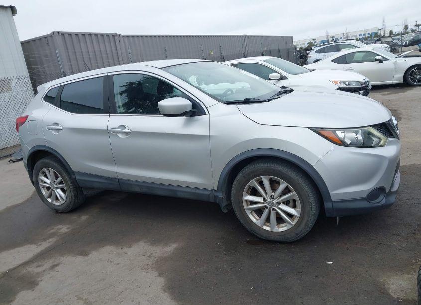 Photo 14 of 2017 Nissan Rogue SPORT S (VIN JN1BJ1CPXHW034625)