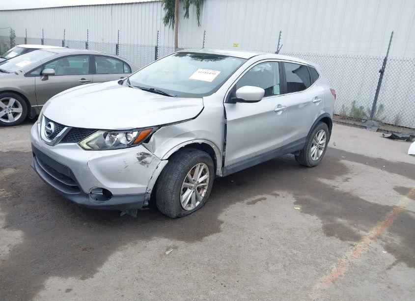 Photo 2 of 2017 Nissan Rogue SPORT S (VIN JN1BJ1CPXHW034625)