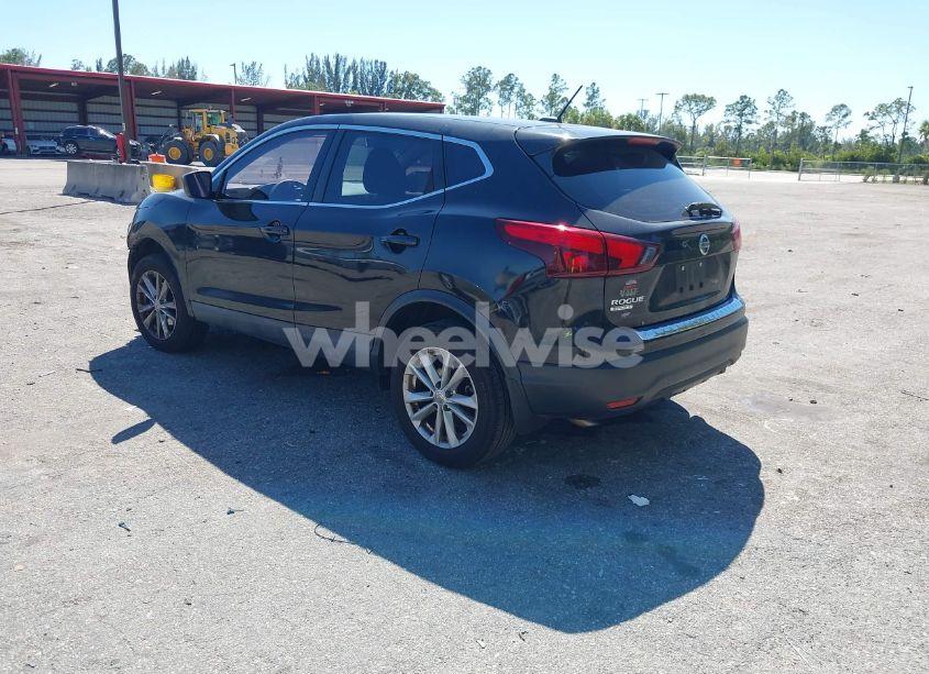 Photo 3 of 2018 Nissan Rogue SPORT S (VIN JN1BJ1CPXJW151837)