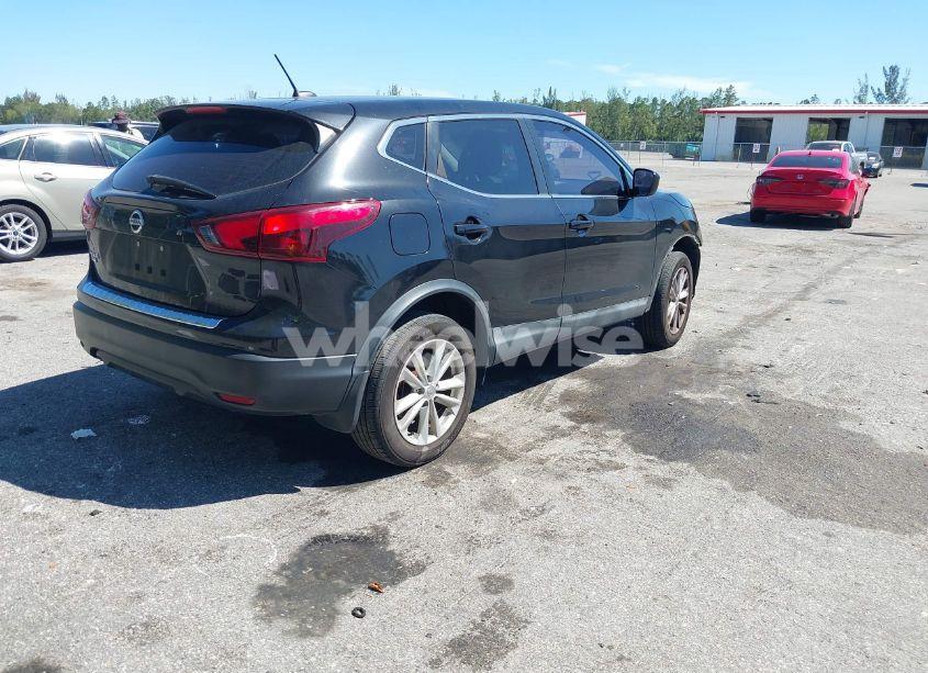 Photo 4 of 2018 Nissan Rogue SPORT S (VIN JN1BJ1CPXJW151837)