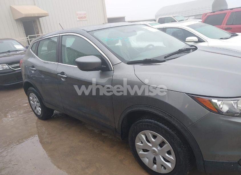 Photo 13 of 2018 Nissan Rogue SPORT S (VIN JN1BJ1CPXJW157251)