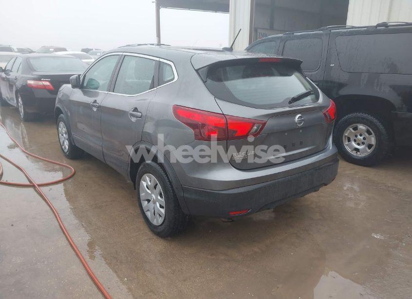 Photo 3 of 2018 Nissan Rogue SPORT S (VIN JN1BJ1CPXJW157251)