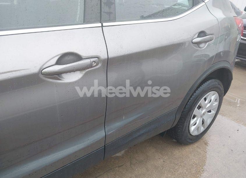 Photo 6 of 2018 Nissan Rogue SPORT S (VIN JN1BJ1CPXJW157251)