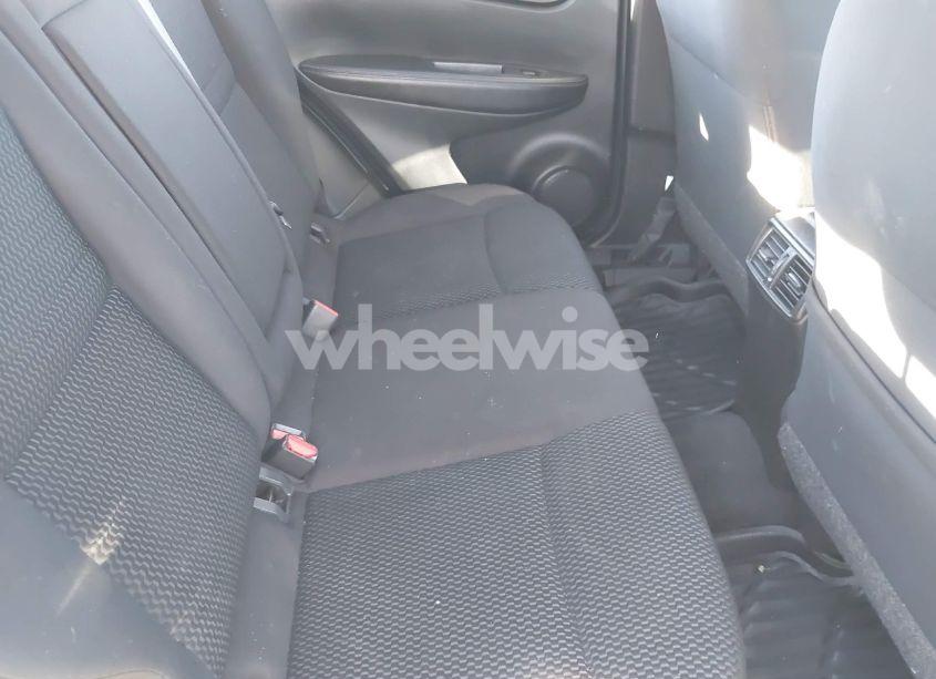 Photo 8 of 2018 Nissan Rogue SPORT S (VIN JN1BJ1CPXJW157251)