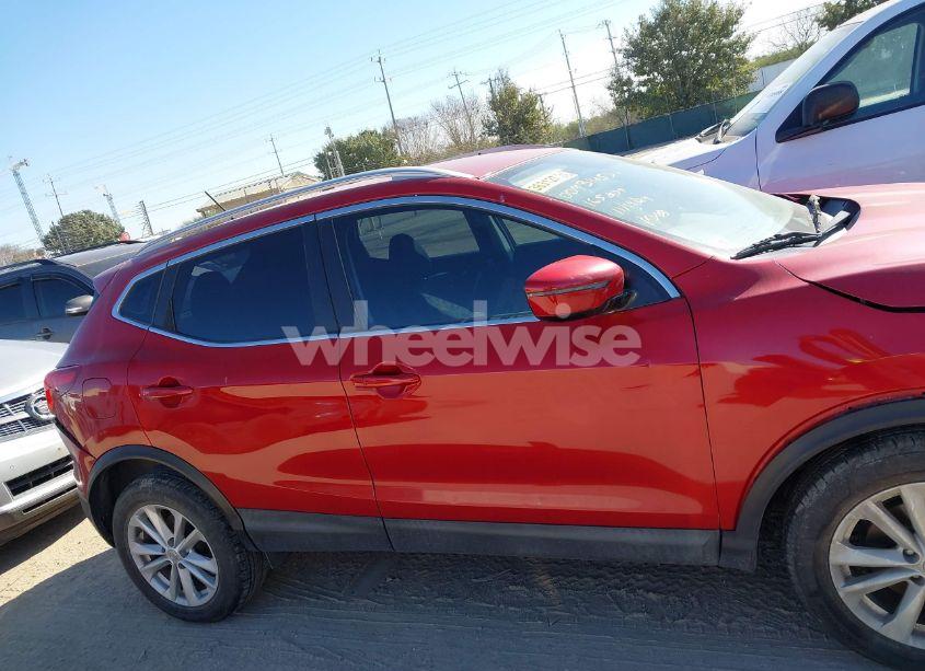 Photo 13 of 2018 Nissan Rogue SPORT SV (VIN JN1BJ1CPXJW165379)