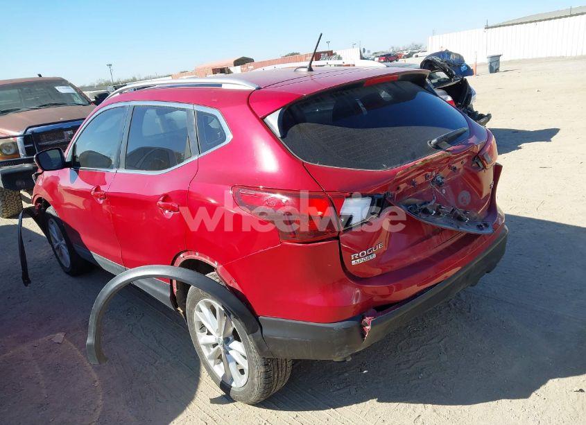 Photo 3 of 2018 Nissan Rogue SPORT SV (VIN JN1BJ1CPXJW165379)
