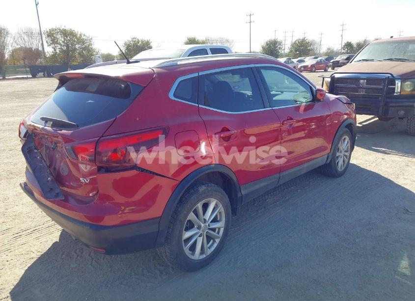 Photo 4 of 2018 Nissan Rogue SPORT SV (VIN JN1BJ1CPXJW165379)