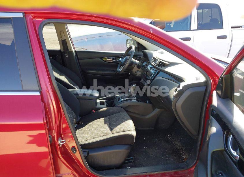 Photo 5 of 2018 Nissan Rogue SPORT SV (VIN JN1BJ1CPXJW165379)