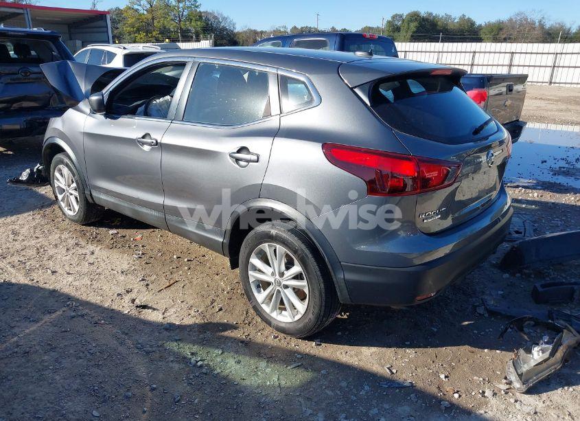 Photo 3 of 2018 Nissan Rogue SPORT S (VIN JN1BJ1CPXJW189620)