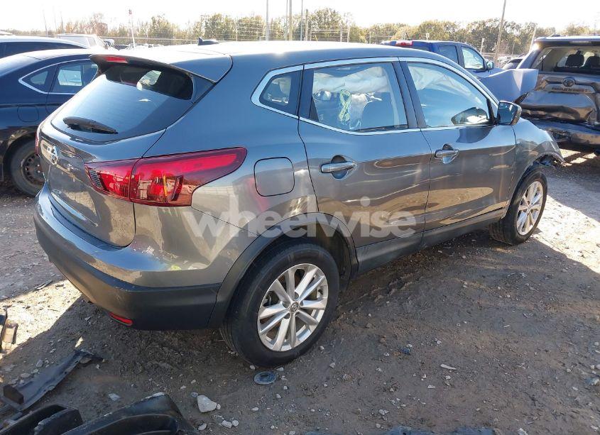 Photo 4 of 2018 Nissan Rogue SPORT S (VIN JN1BJ1CPXJW189620)