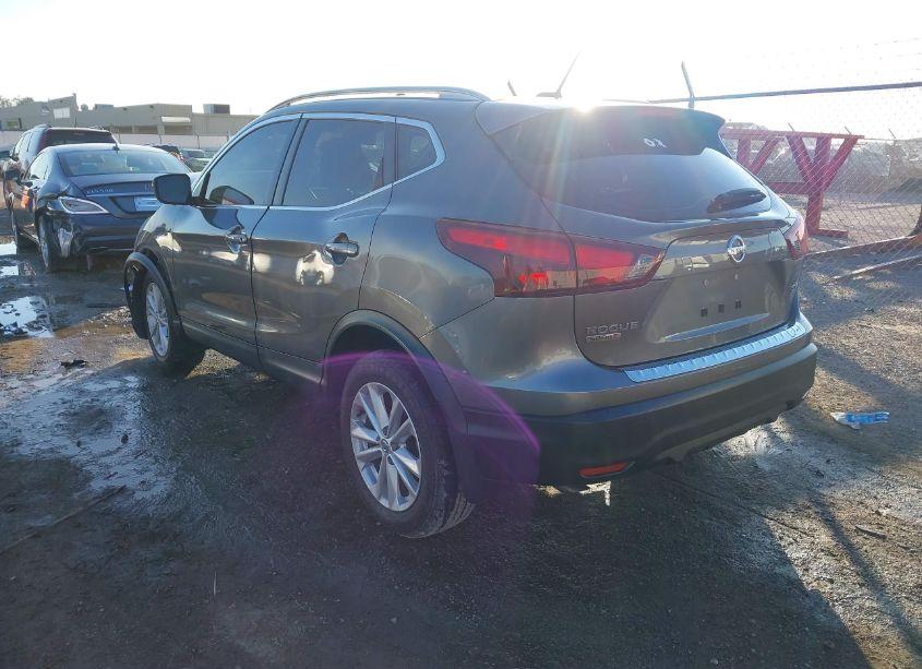 Photo 3 of 2018 Nissan Rogue SPORT SV (VIN JN1BJ1CPXJW195465)