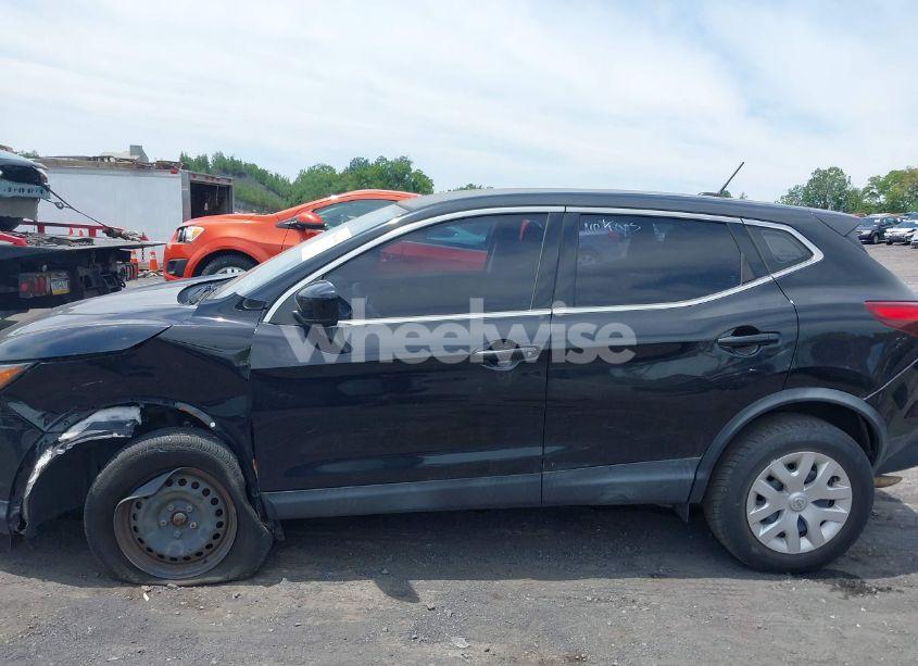 Photo 14 of 2019 Nissan Rogue SPORT S (VIN JN1BJ1CPXKW213089)