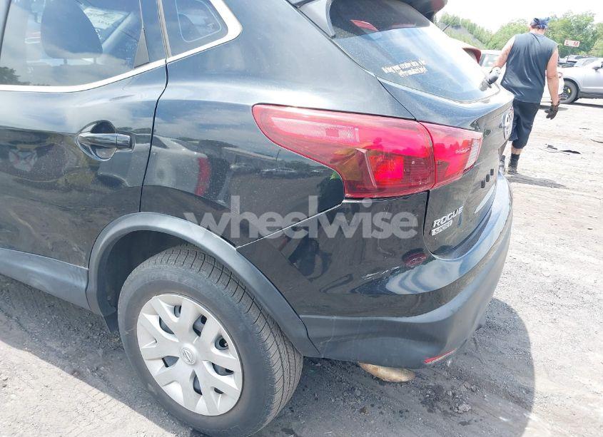 Photo 17 of 2019 Nissan Rogue SPORT S (VIN JN1BJ1CPXKW213089)