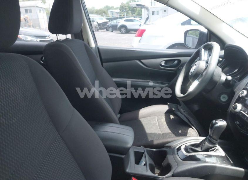 Photo 5 of 2019 Nissan Rogue SPORT S (VIN JN1BJ1CPXKW213089)