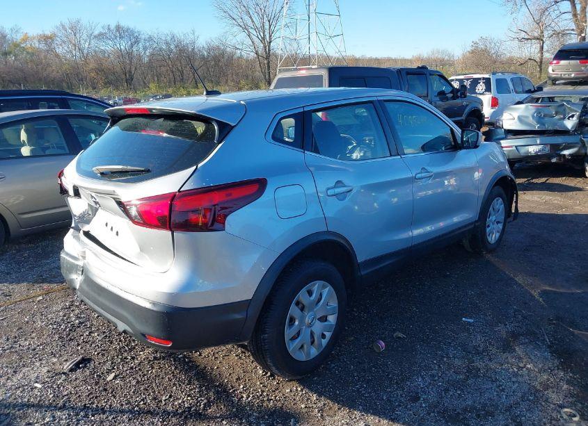 Photo 4 of 2019 Nissan Rogue SPORT S (VIN JN1BJ1CPXKW215148)