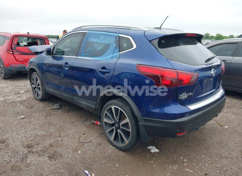 Photo 3 of 2019 Nissan Rogue SPORT SL (VIN JN1BJ1CPXKW226991)