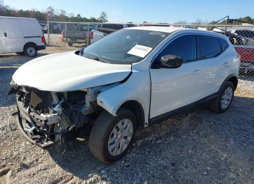Photo 2 of 2019 Nissan Rogue SPORT S (VIN JN1BJ1CPXKW236551)
