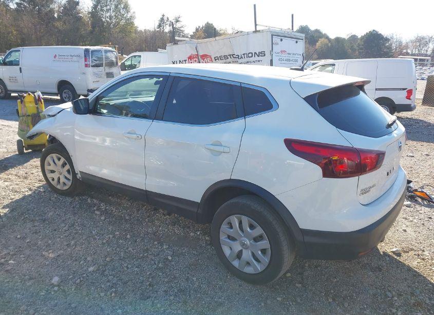 Photo 3 of 2019 Nissan Rogue SPORT S (VIN JN1BJ1CPXKW236551)